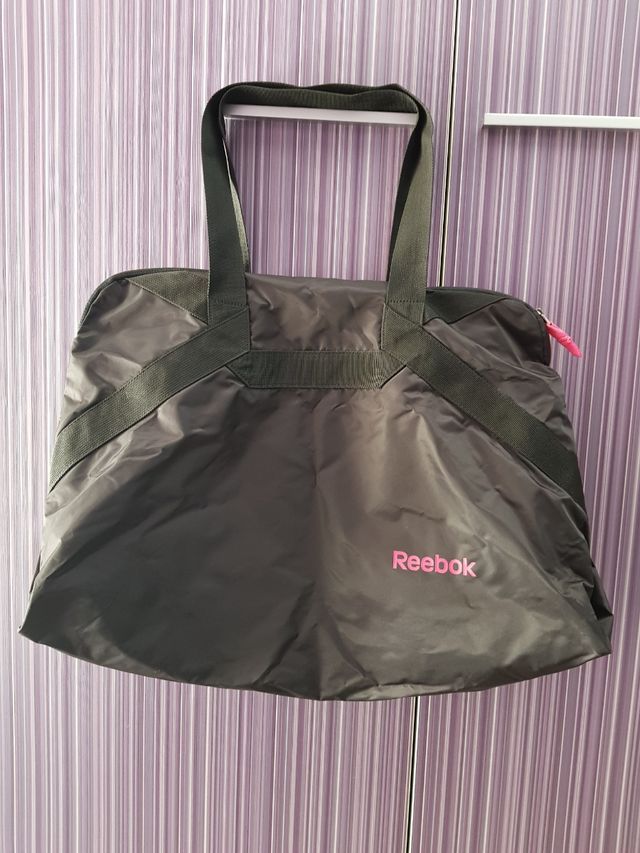Mochila negra Reebok