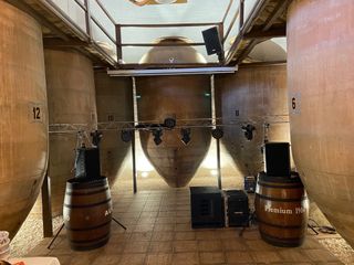 Altavoces e iluminación para alquileres