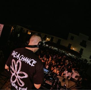 Altavoces e iluminación para alquileres