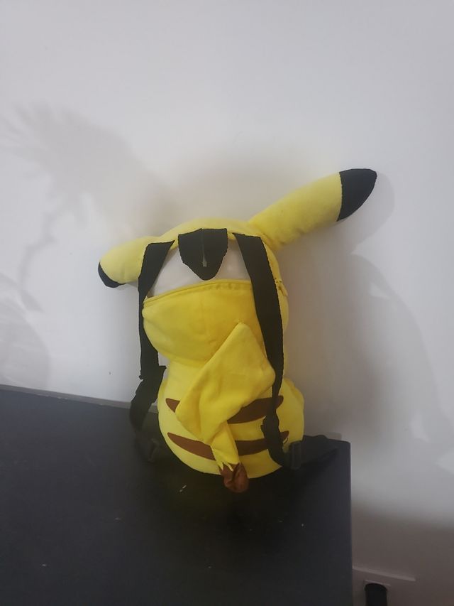 Mochila decorativa Picachu