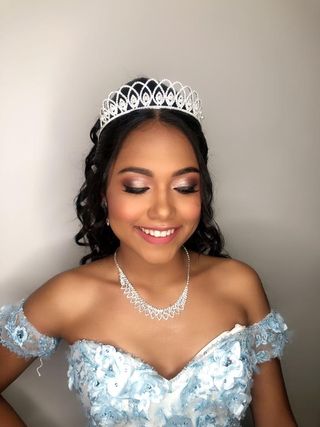 MAQUILLADORA PROFESIONAL Y ESPECIALISTA EN NOVIAS