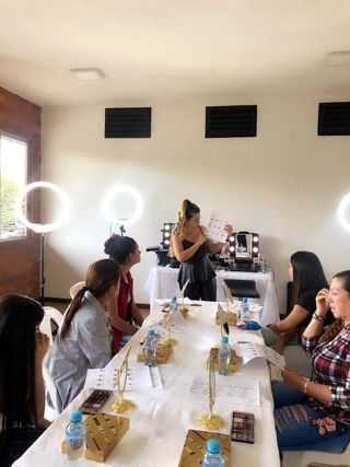 MAQUILLADORA PROFESIONAL Y ESPECIALISTA EN NOVIAS