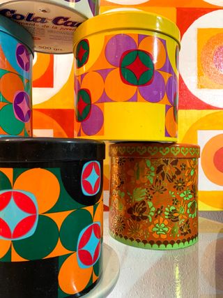 CUATRO CAJAS REDONDAS DE COLA CAO VINTAGE