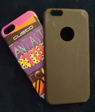 Dos carcasas para móviles