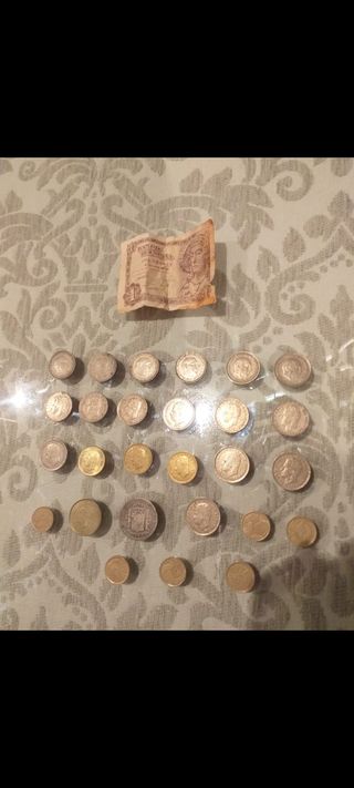 Monedas y billetes de pesetas. Precio a negociar.