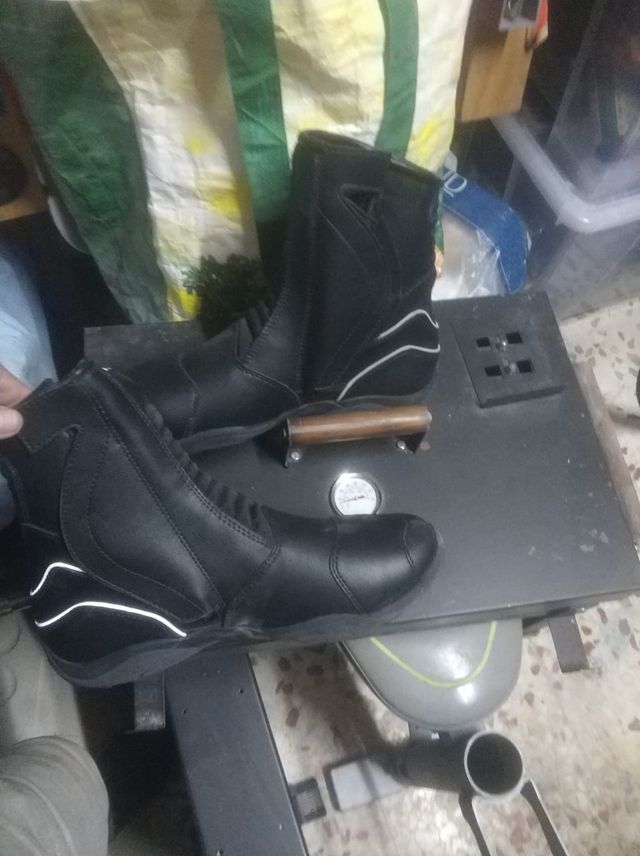 ZAPATO BOTA MOTERO