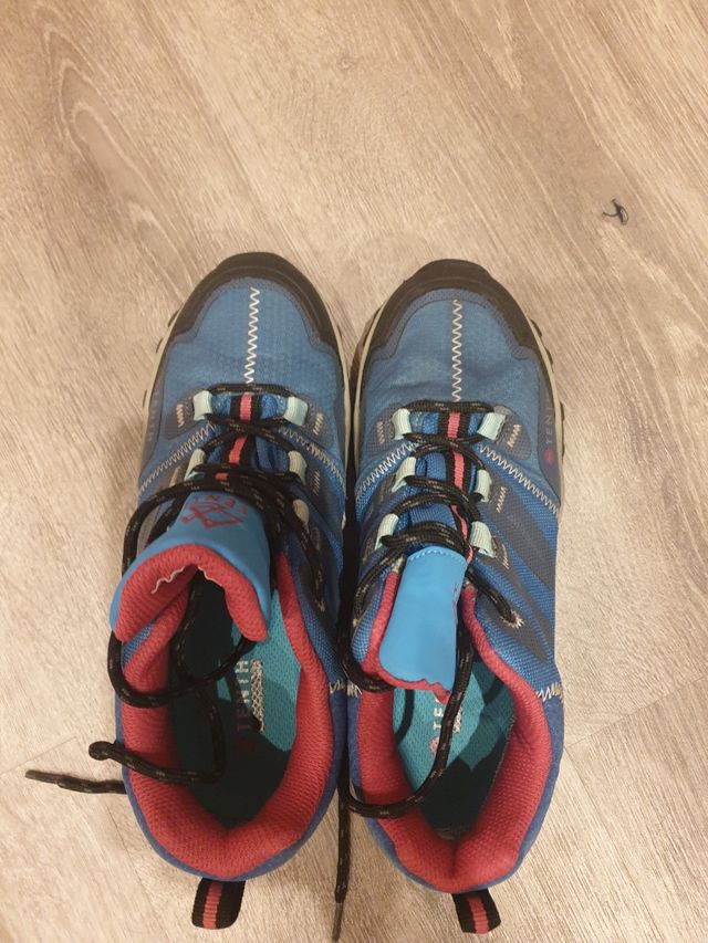 Zapatillas de caminar resistentes al agua de Tenth