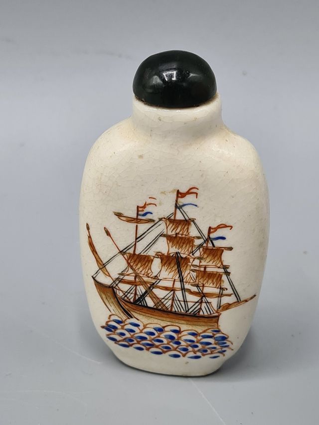 Collezione di diverse bottiglie di tabacco da fiuto cinesi