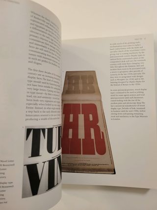 Font. The Sourcebook. English