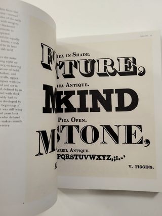 Font. The Sourcebook. English