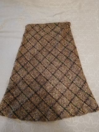 Gonna a trapezio,  elasticizzata.