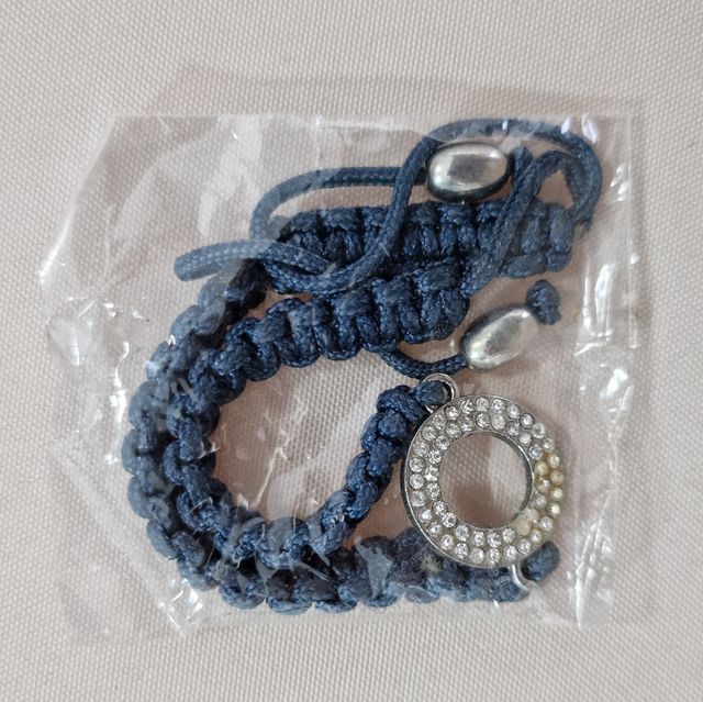 Pulsera nueva con brillantes