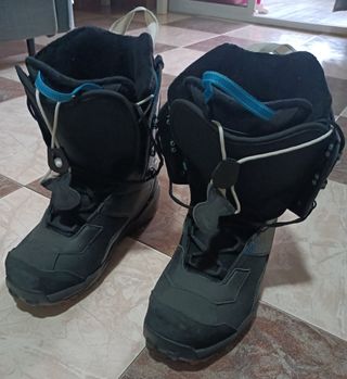 tabla snowboard, botas, fijaciones, y funda