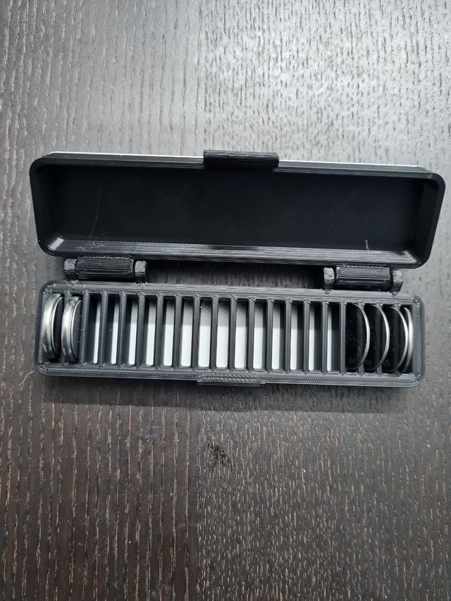 caja guardapilas CR 20