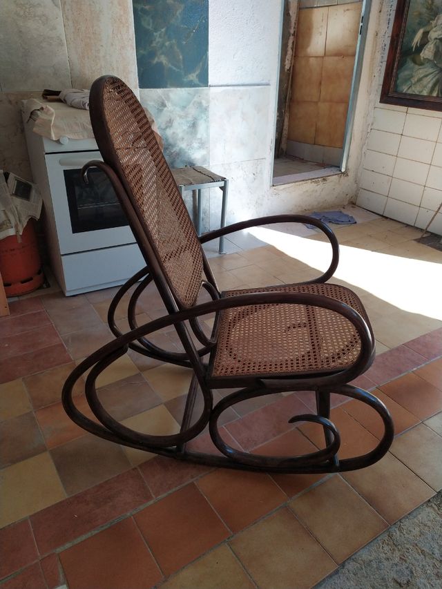 Mecedora antigua