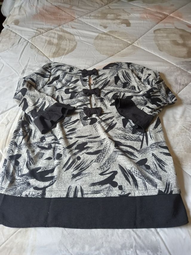 camiseta manga codo con lazos en la espalda