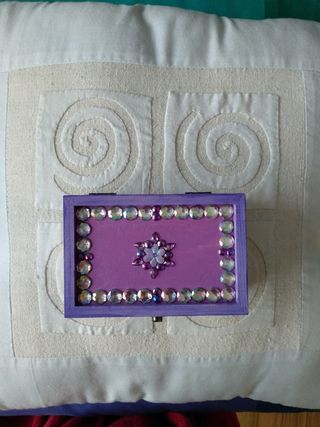 Caja decorada piedras DIY