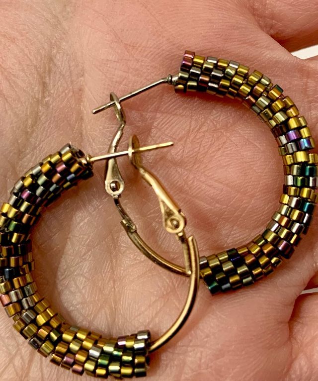 pendientes de aro con abalorios miyuki