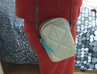 2 bolsos de Revlon Profesional