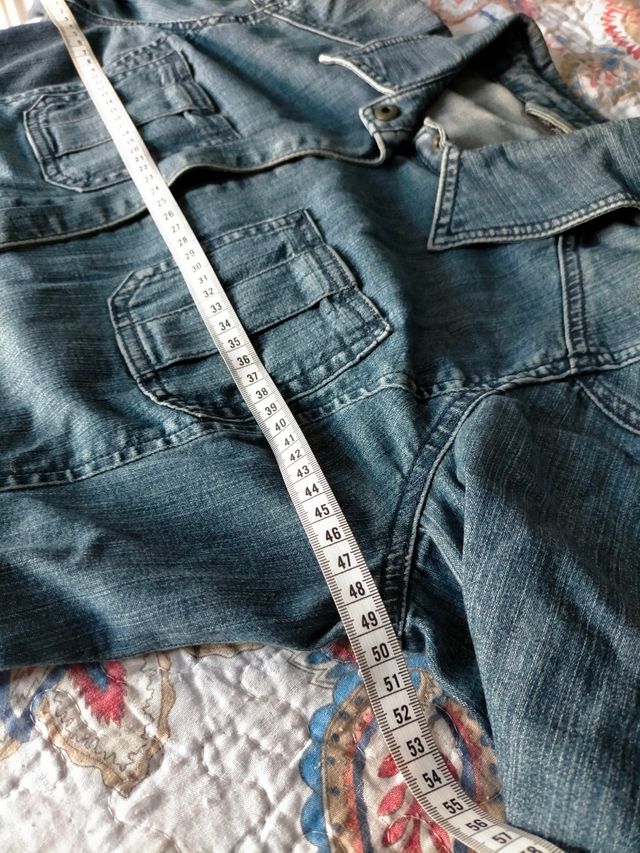 Cazadora vaquera con cierre de cremallera