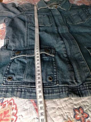 Cazadora vaquera con cierre de cremallera