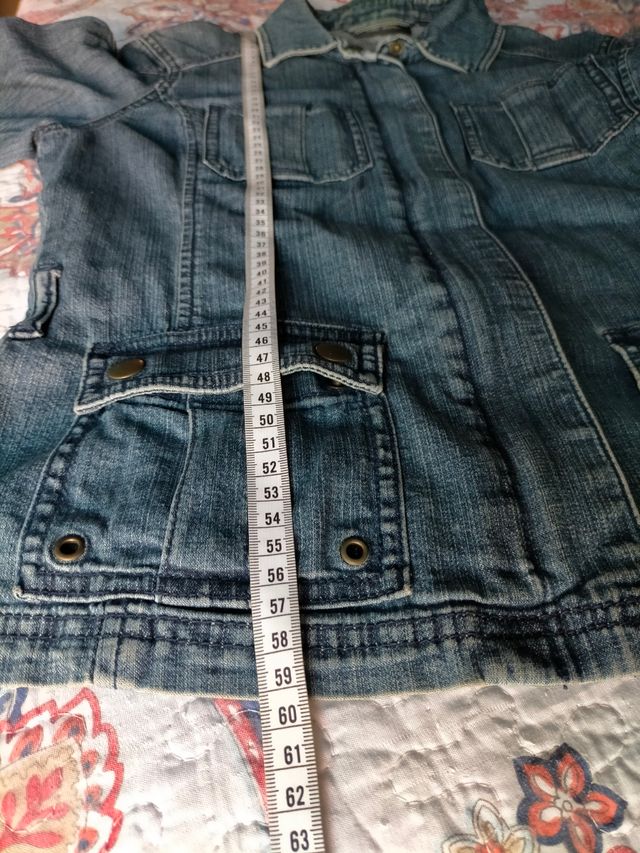 Cazadora vaquera con cierre de cremallera