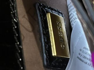 Mini bandolera Guess de cuero nueva