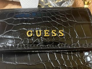 Mini bandolera Guess de cuero nueva