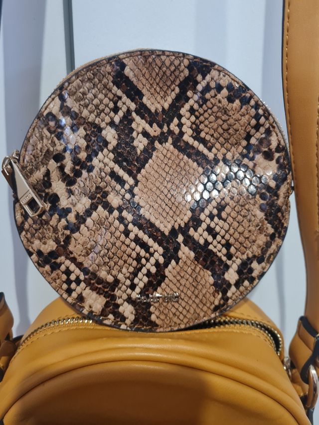 bolso hombro mostaza de Parfois
