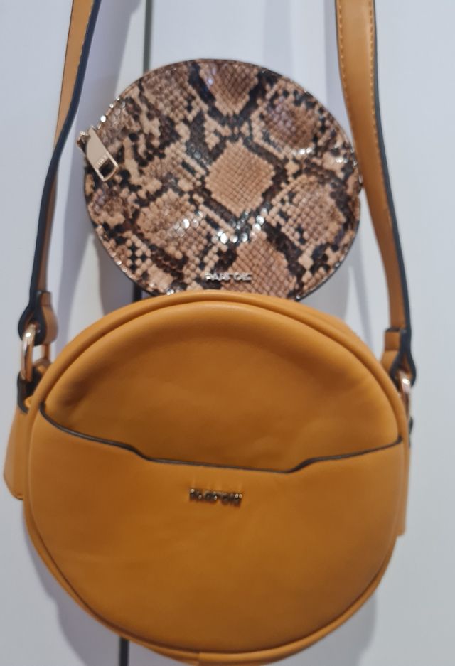 bolso hombro mostaza de Parfois