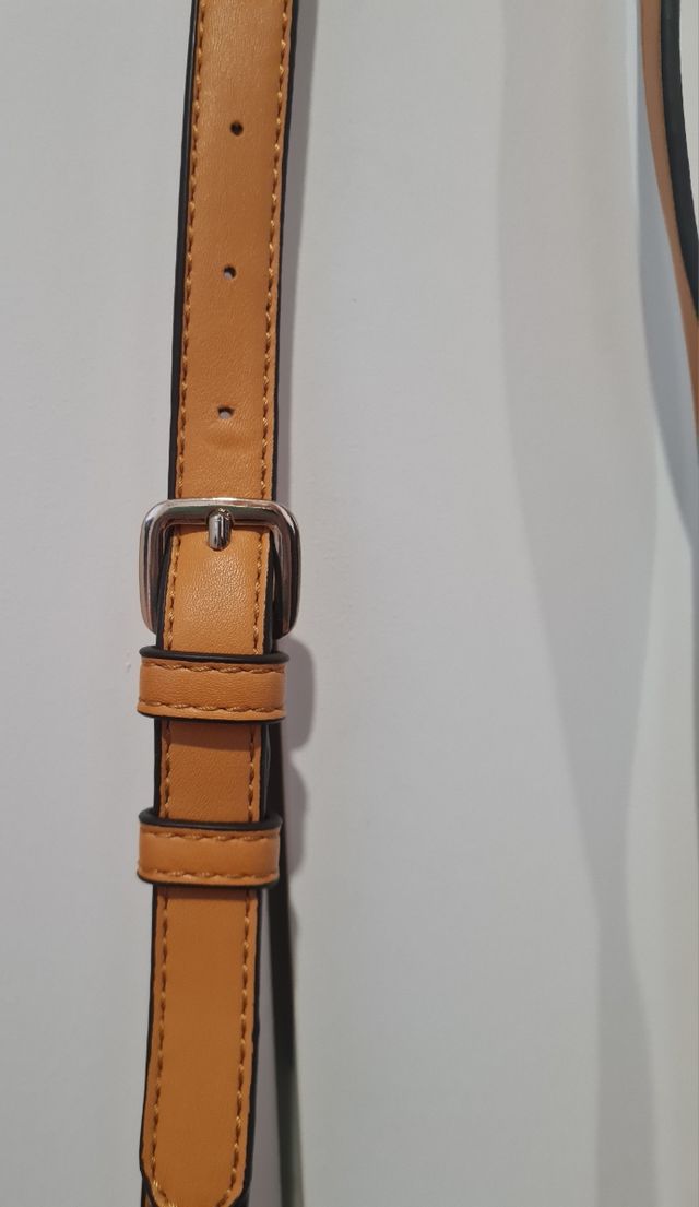 bolso hombro mostaza de Parfois