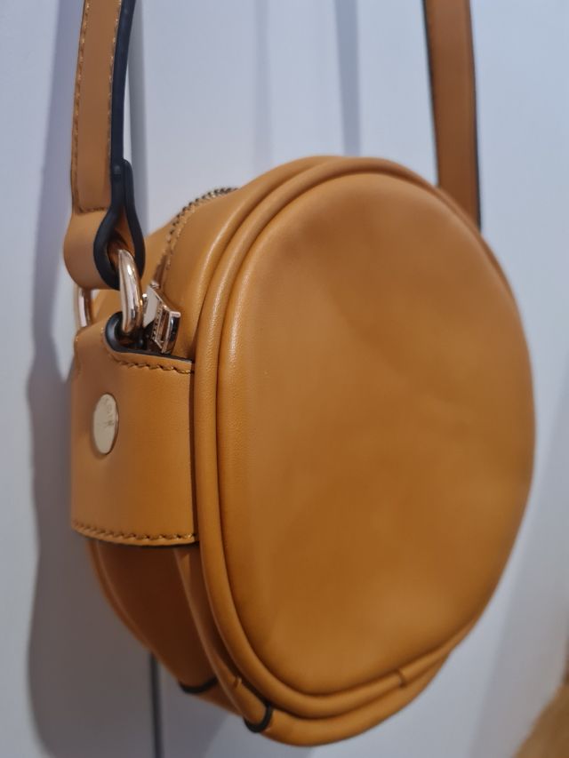 bolso hombro mostaza de Parfois