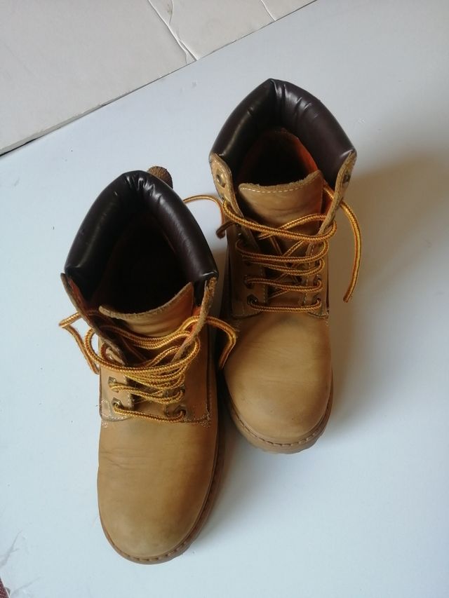 BOTAS DE MONTAÑA TALLA 36