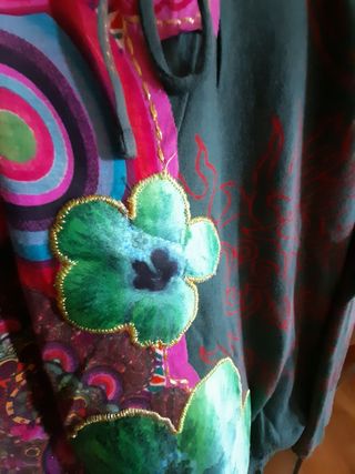 camiseta desigual
