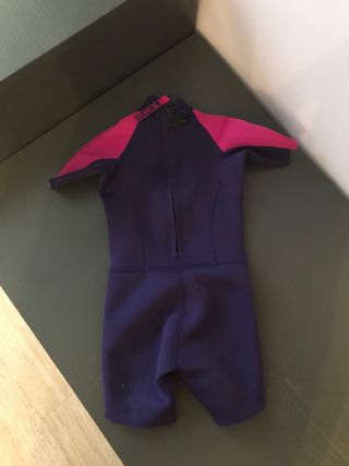 Neopreno Decathlon talla 2-4 años