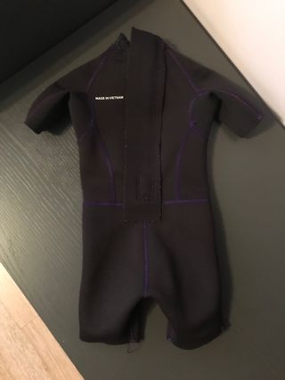 Neopreno Decathlon talla 2-4 años