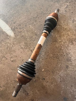 Transmisión izquierda Peugeot Parnert año 2016