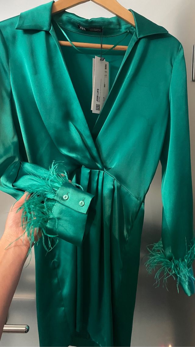 Vestido nuevo Zara verde plumas