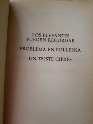 6 tomos con novelas de Aghata Christie