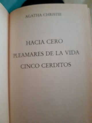 6 tomos con novelas de Aghata Christie