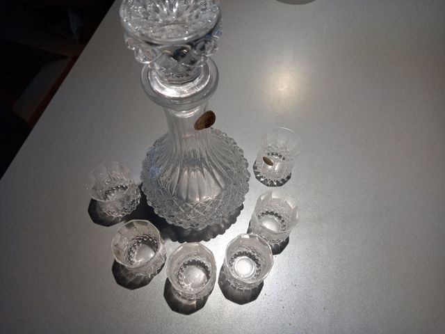 Juego licorera y vasos