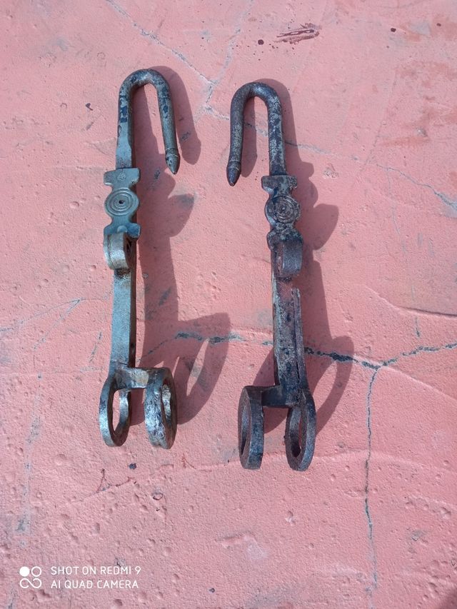 Antichi ganci per carri o carriole, ferramenta