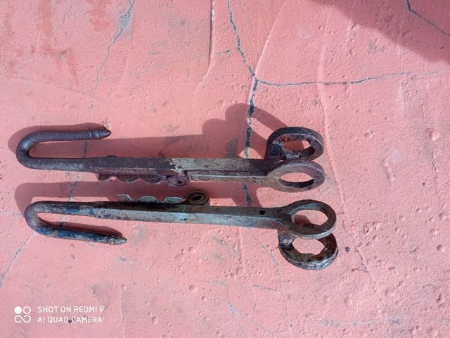 Antichi ganci per carri o carriole, ferramenta