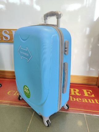 Maletas de viaje azul celeste