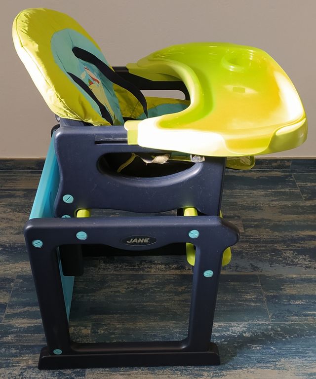 Trona convertible en silla y mesa Jane.