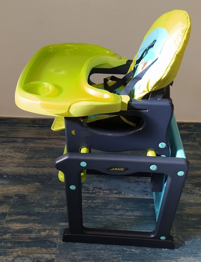 Trona convertible en silla y mesa Jane.