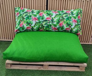 Conjunto cojín palet. Modelo flamencos