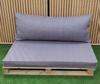 Conjunto cojín palet. Modelo liso gris