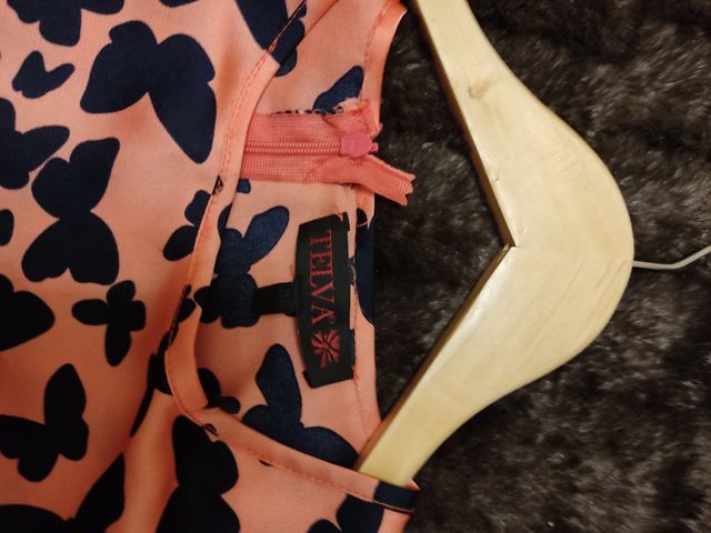 vestido de raso estampado