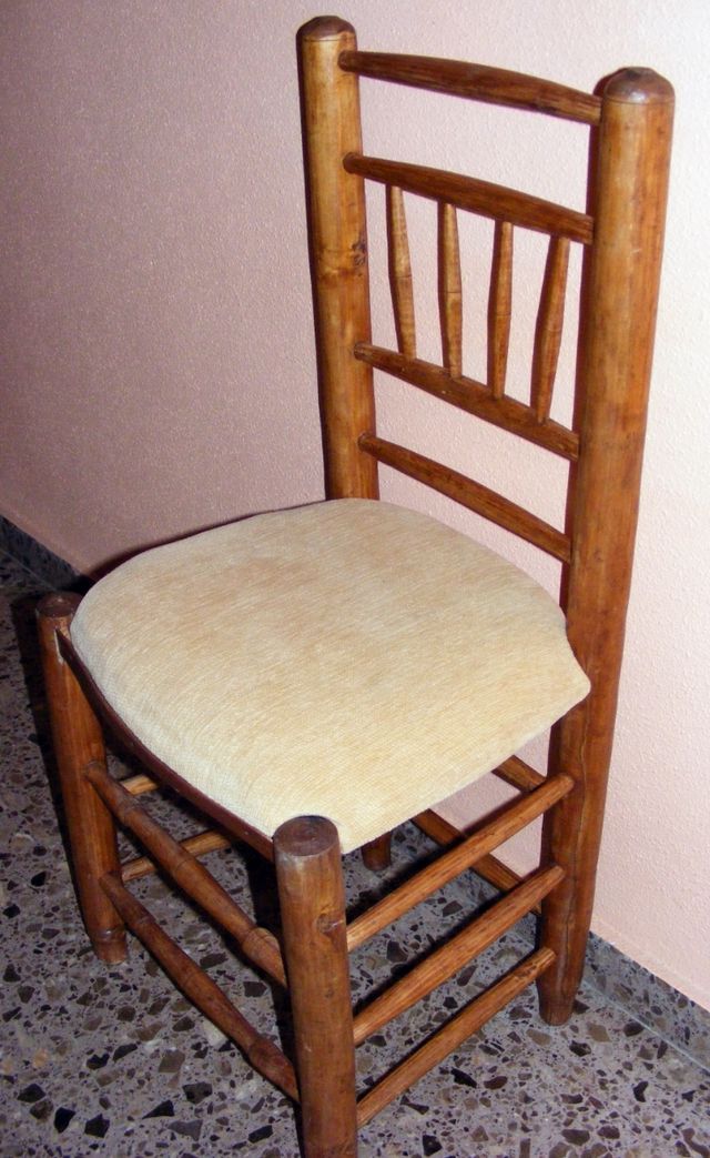 Silla antigua restaurada